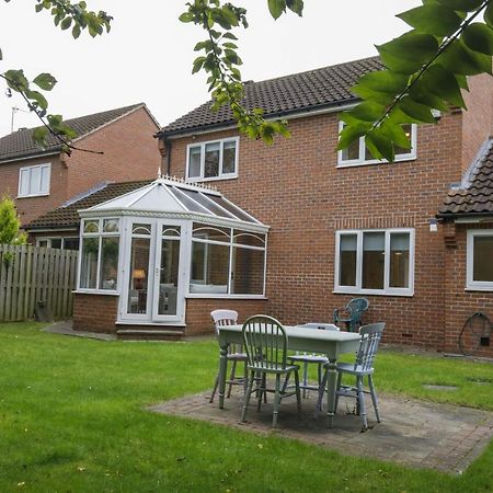 The Willows With Free Parking For 2 Cars York Exterior photo